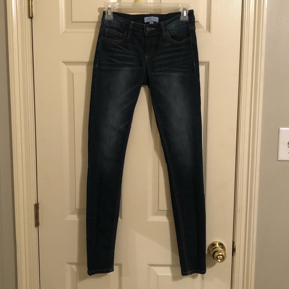 Skinny blue jeans